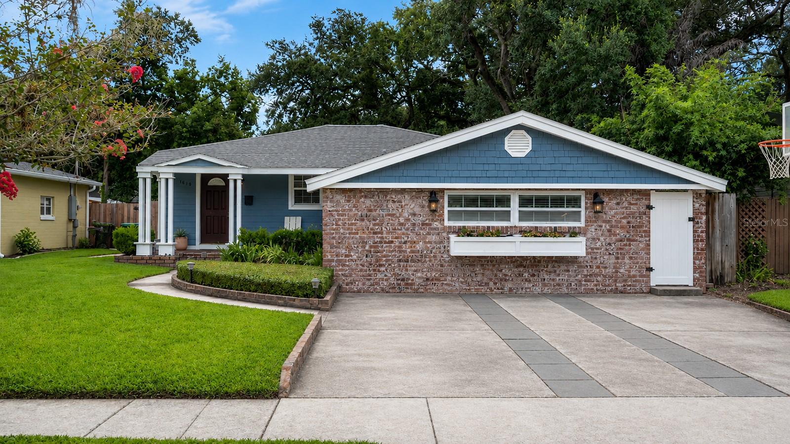 1819 LAKE SUE DRIVE
