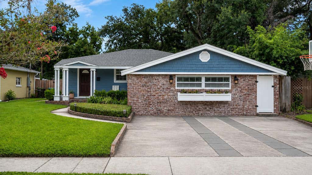 Photo of 1819 Lake Sue Drive, Orlando, FL 32803 (MLS # TB8542102)