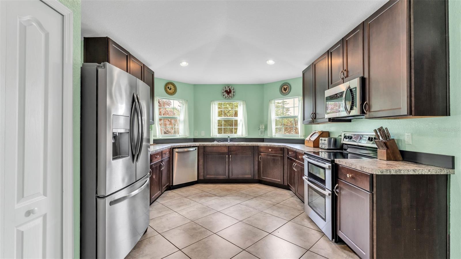 CENTRAL POINTE - Residential