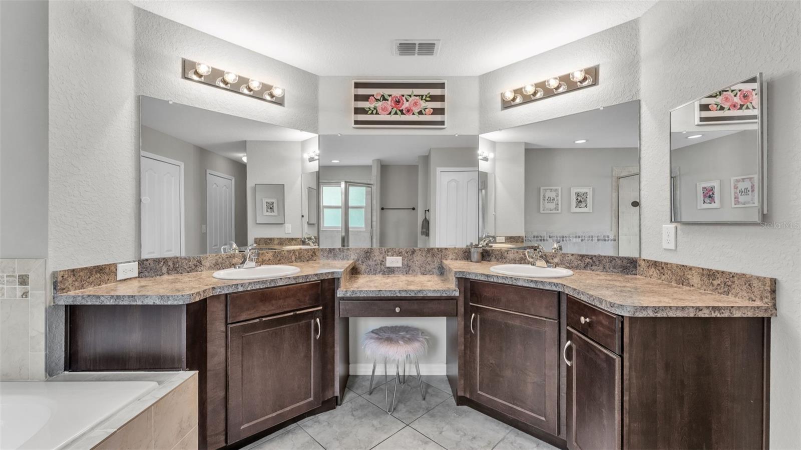 CENTRAL POINTE - Residential