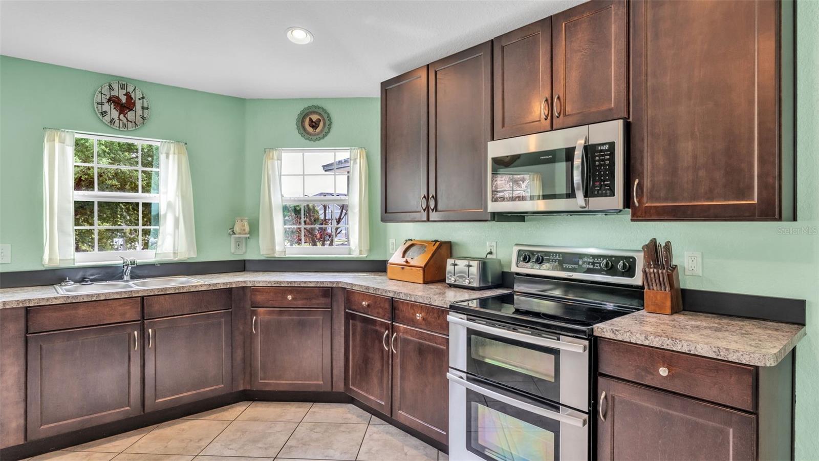 CENTRAL POINTE - Residential