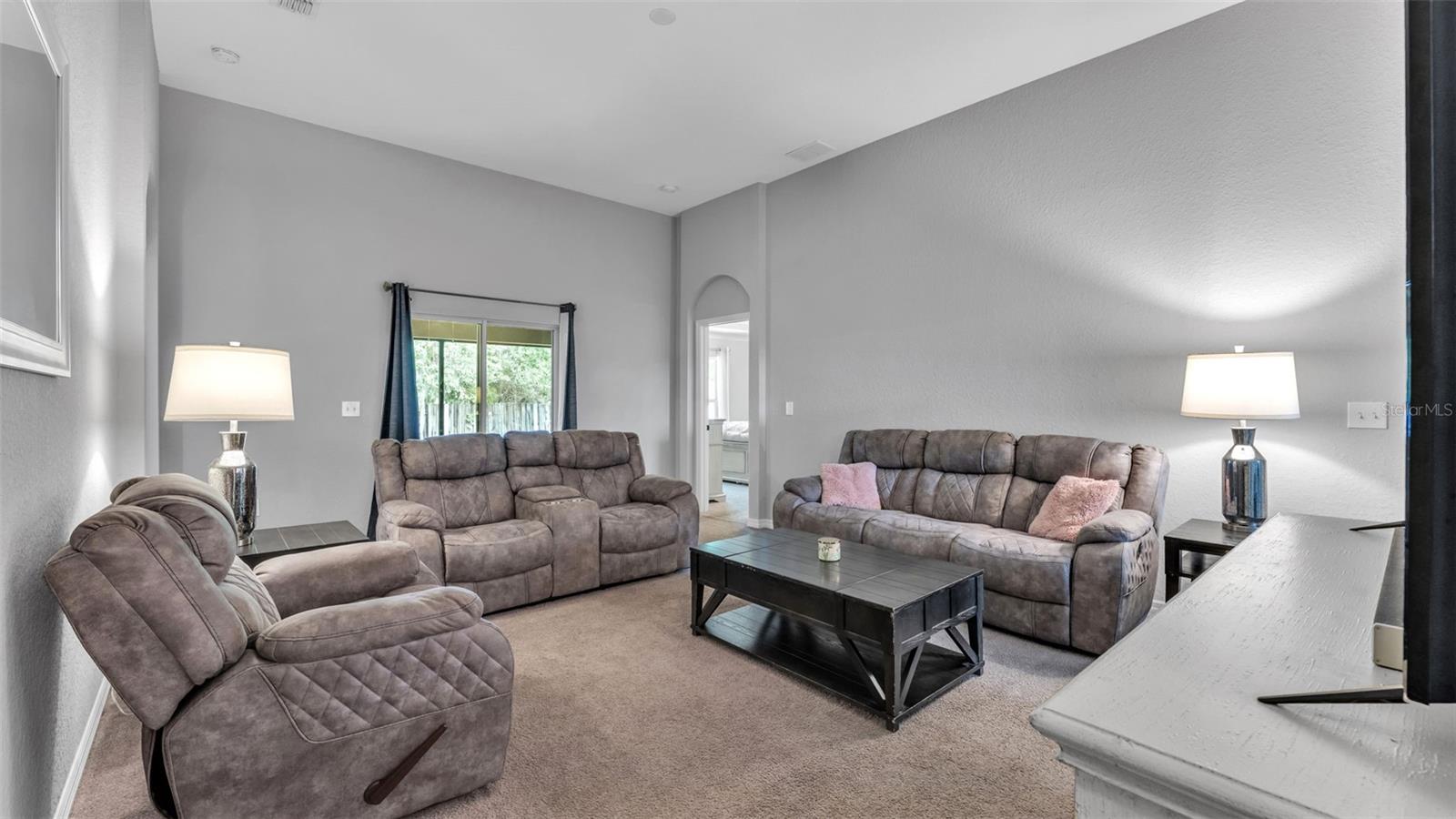 CENTRAL POINTE - Residential