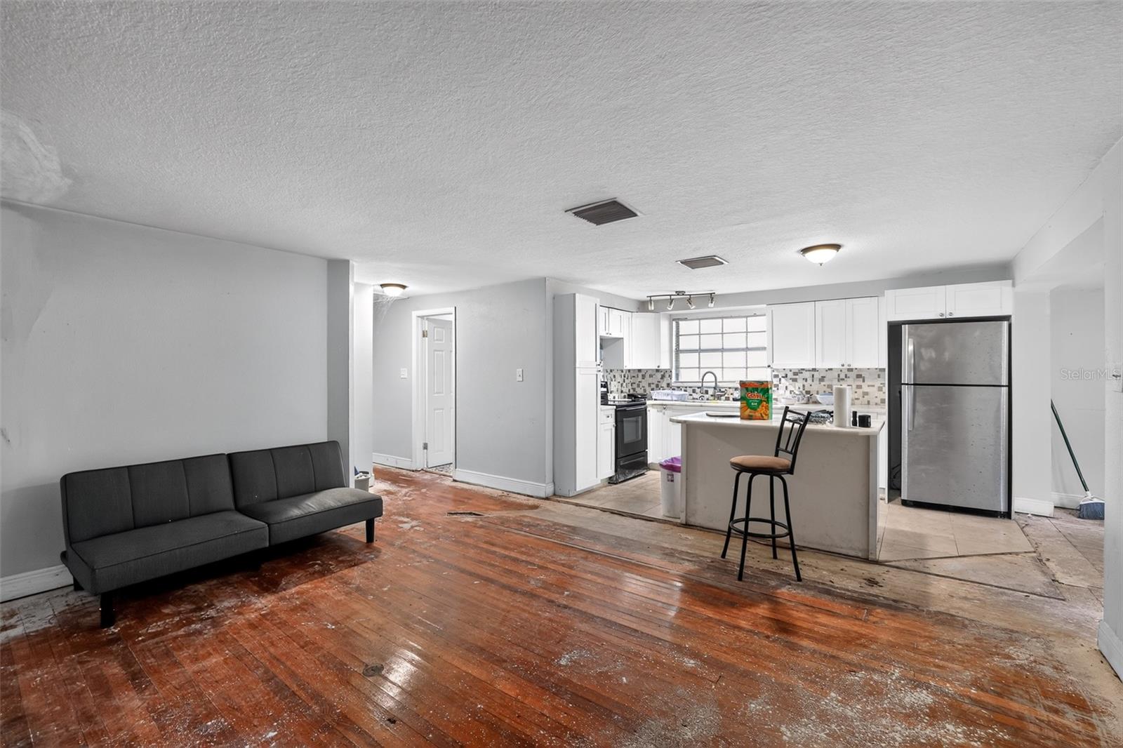 10109 MAIN STREET