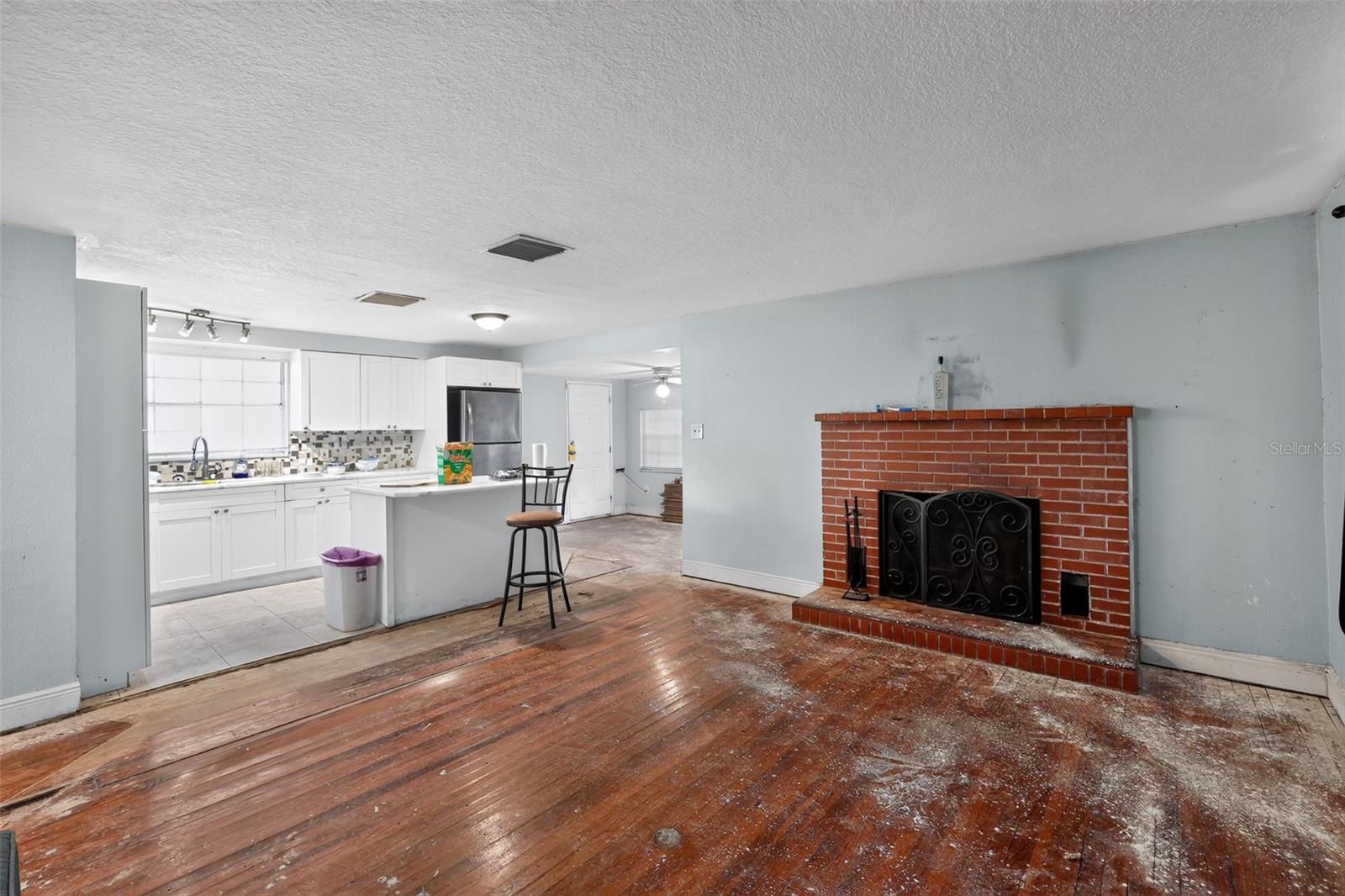 10109 MAIN STREET
