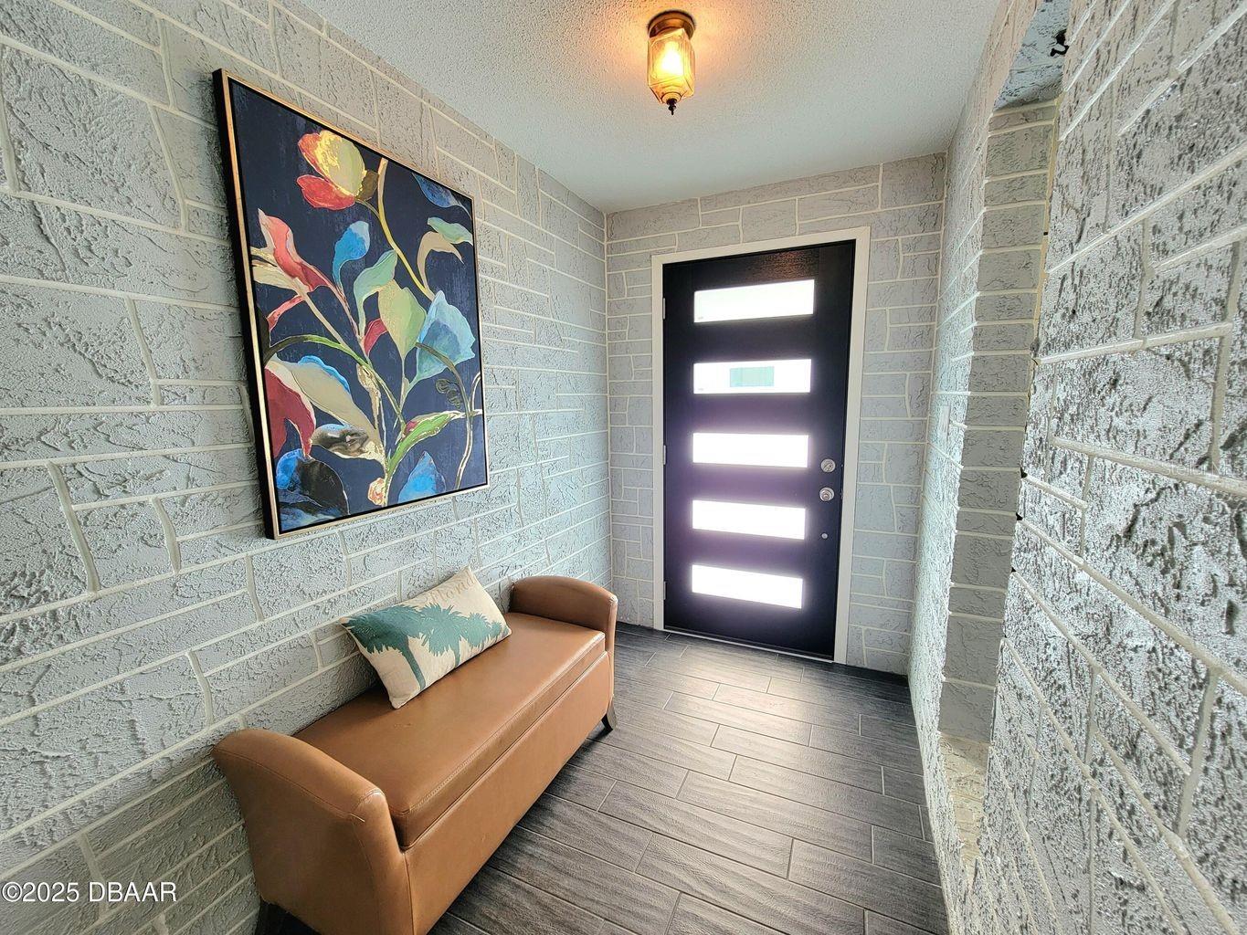 253 N BRIGHTON DRIVE