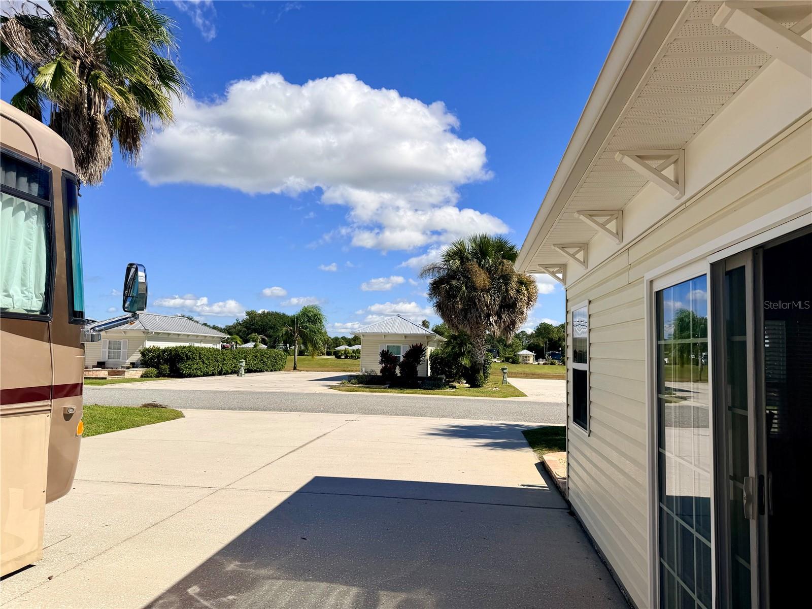 FLORIDA GRANDE MOTOR COACH RESIDENCE - Land