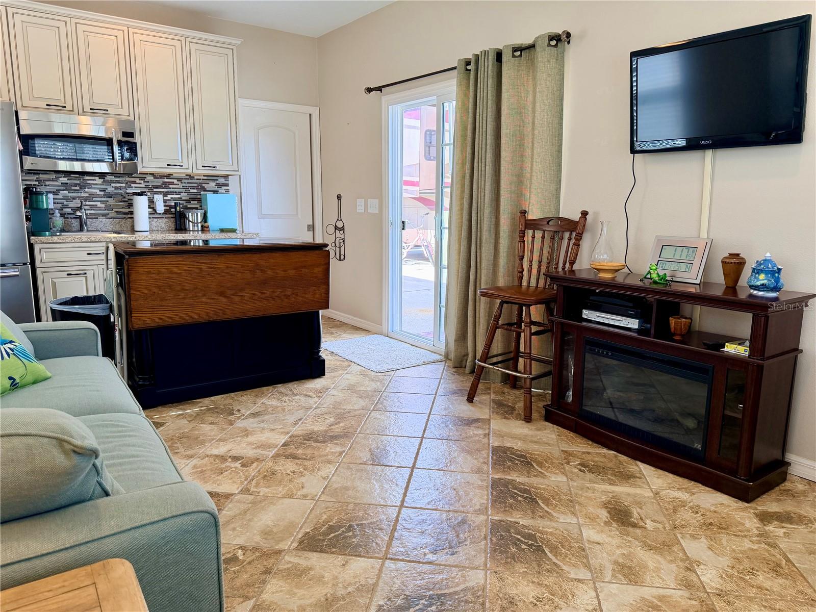 FLORIDA GRANDE MOTOR COACH RESIDENCE - Land