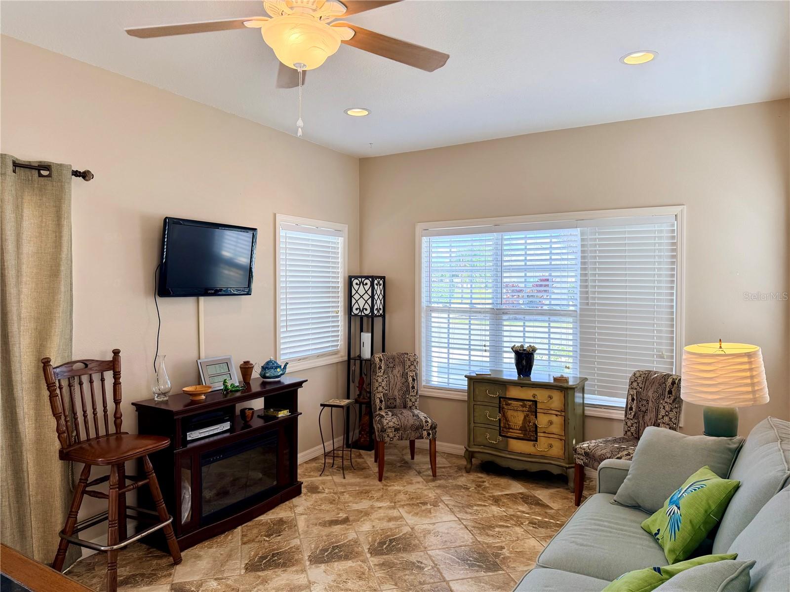 FLORIDA GRANDE MOTOR COACH RESIDENCE - Land