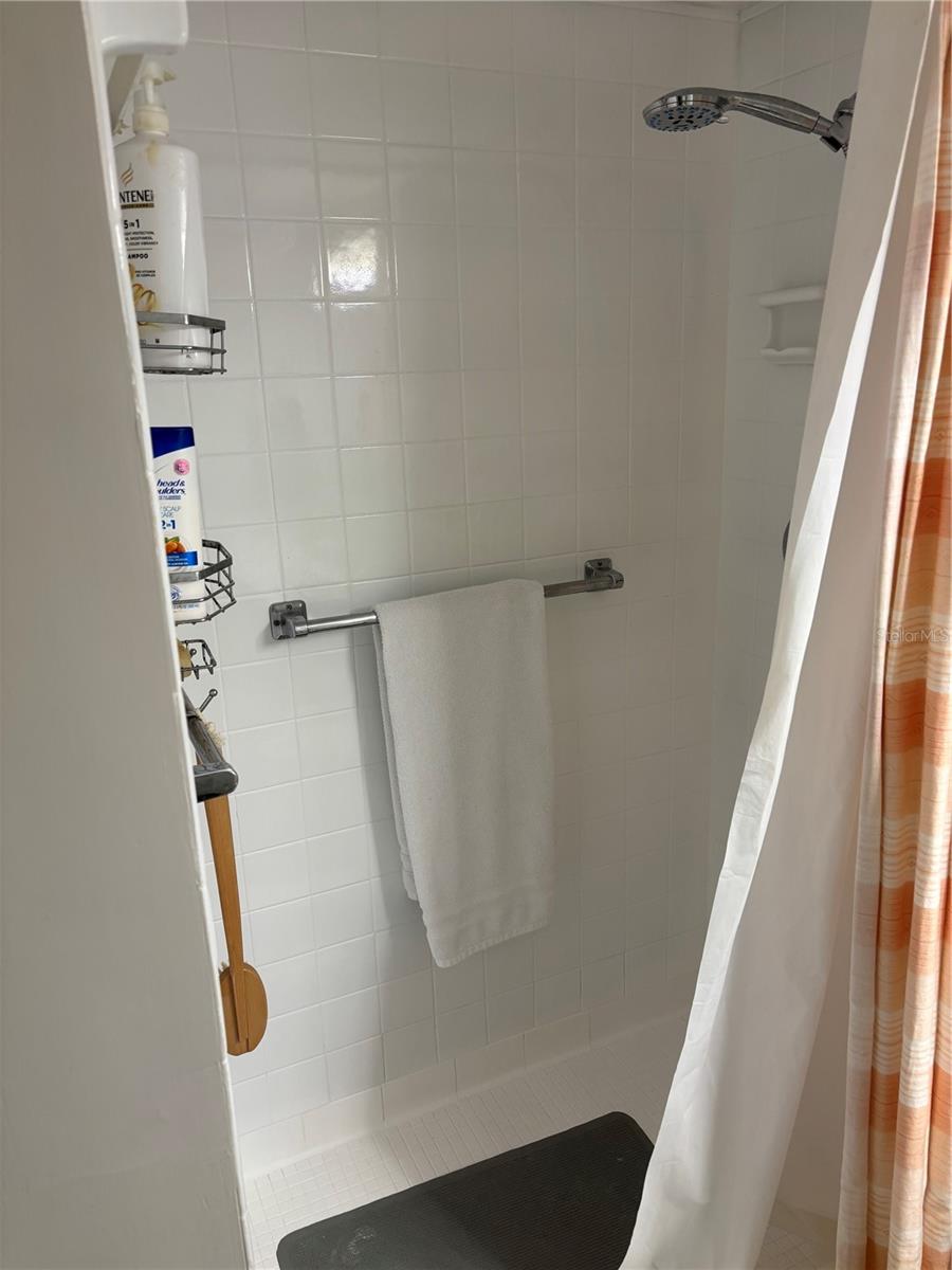 BAY ISLAND GROUP 4A - Residential