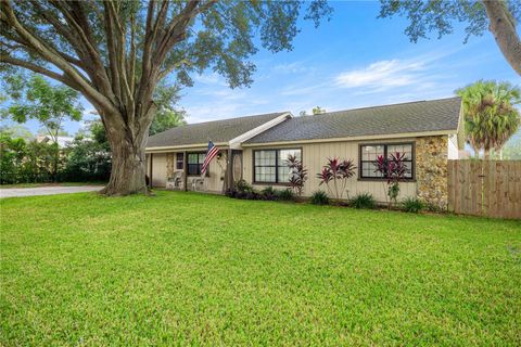 Photo of 5741 SE 21st Lane, Ocala, FL 34480 (MLS # OM710862)