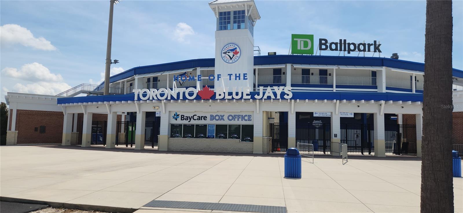 LOS PRADOS CONDO - Residential