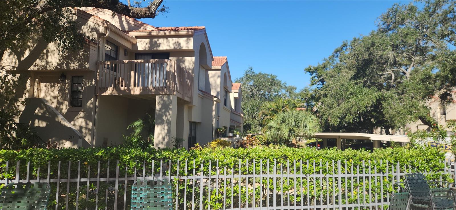 LOS PRADOS CONDO - Residential