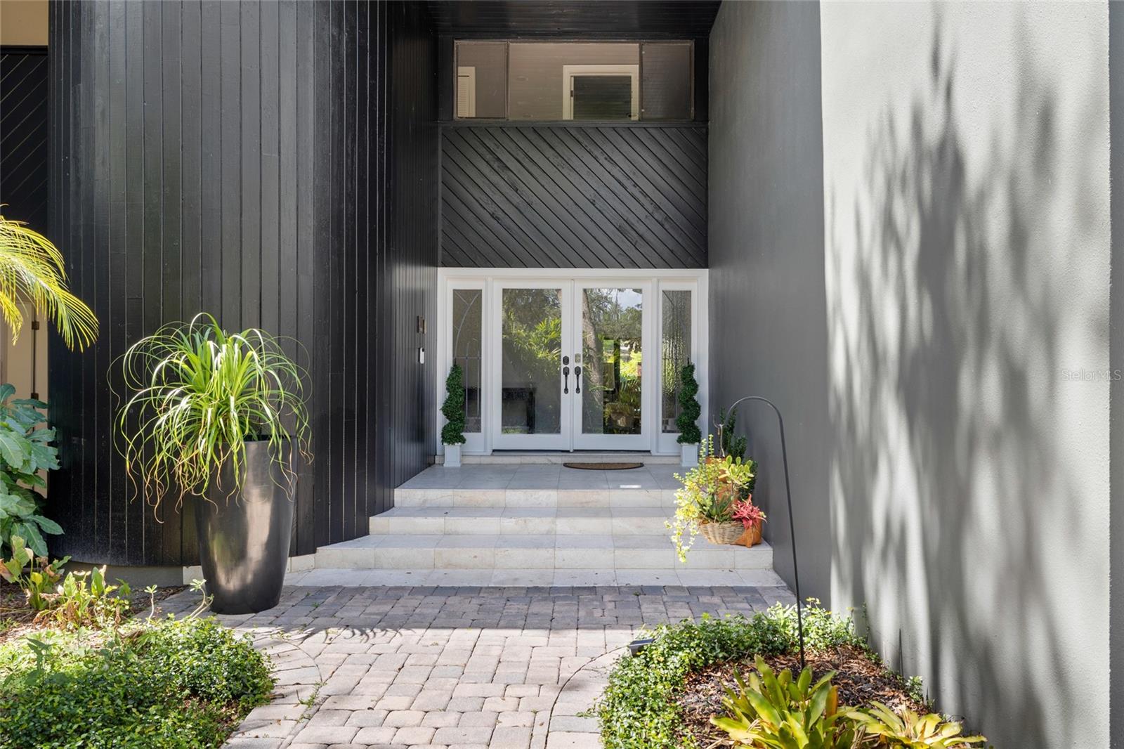 410 MONTROSE AVENUE