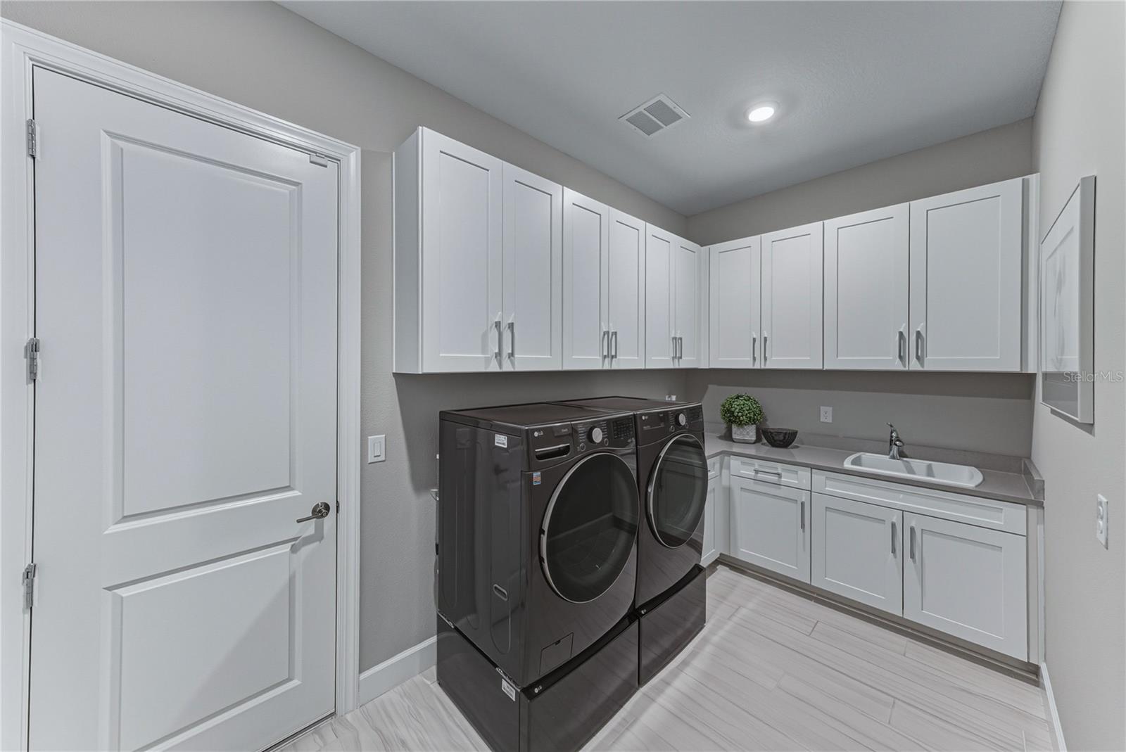 ESPLANADE/WIREGRASS RANCH PH - Residential