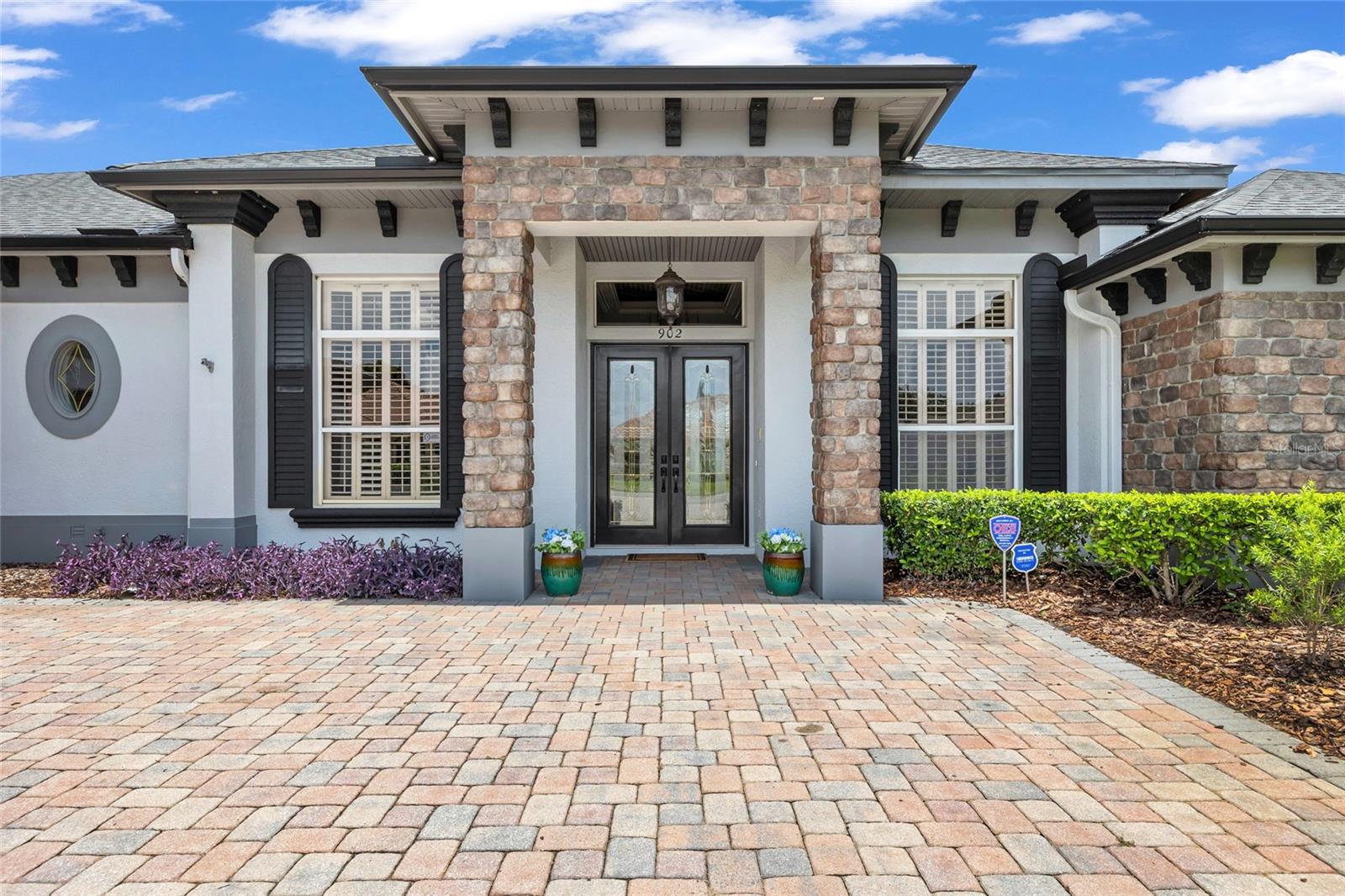 902 JOHNS POINT DRIVE