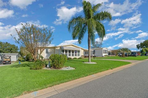 A home in LADY LAKE