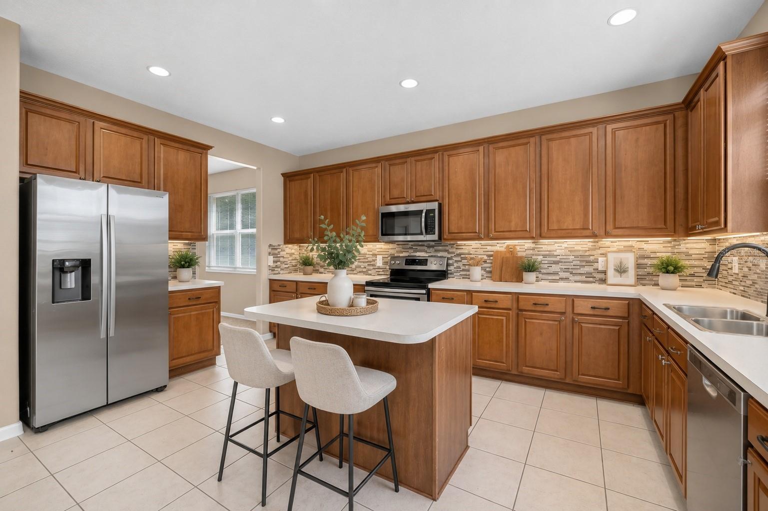 223 LARGOVISTA DR.