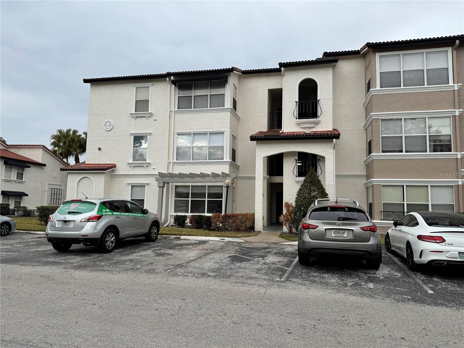 RESIDENCES AT VILLA MEDICI CONDOMINIUM 8499/4131 & - Residential Lease