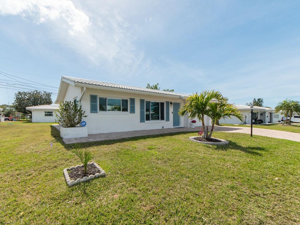 Photo of 14104 88th Avenue, Seminole, FL 33776 (MLS # TB8484260)