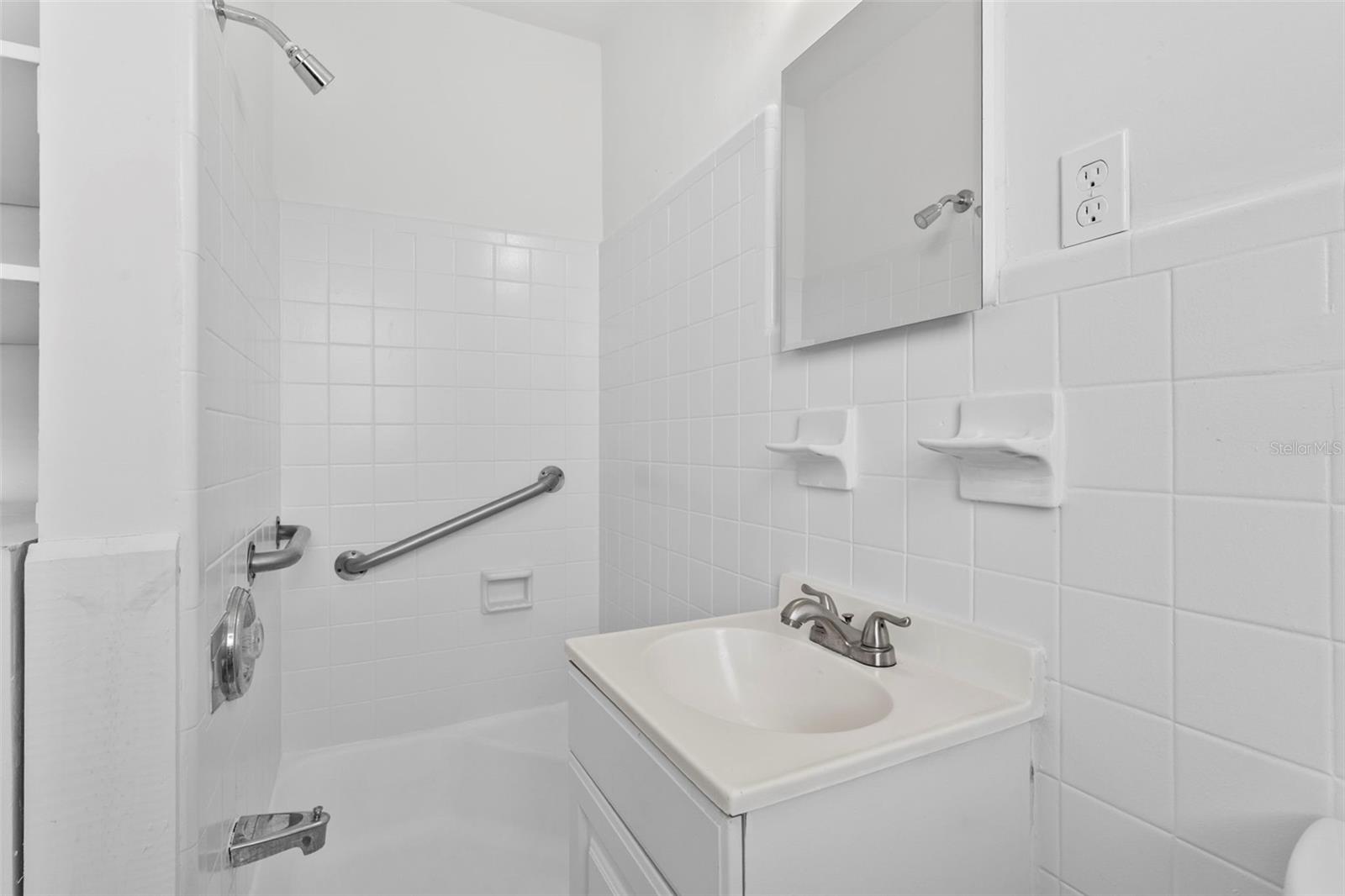 LAKE HIGHLAND HEIGHTS - Residential Income