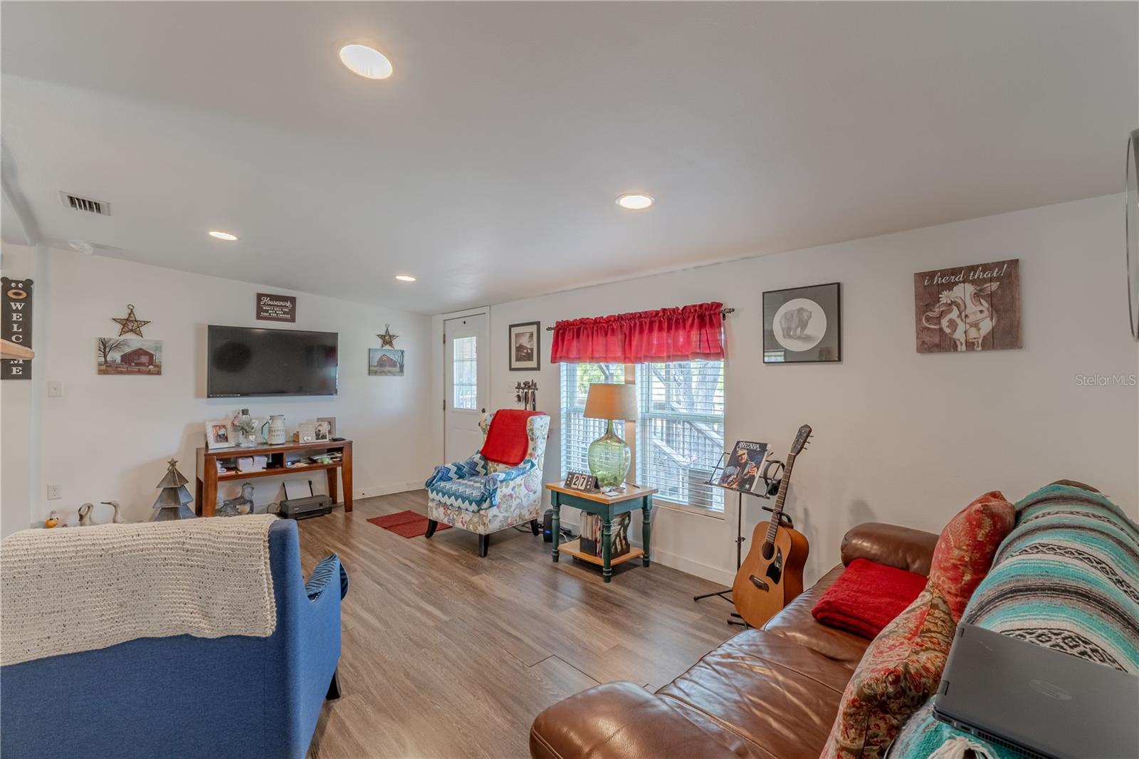 GROVELAND FARMS 35-22-24 - Residential