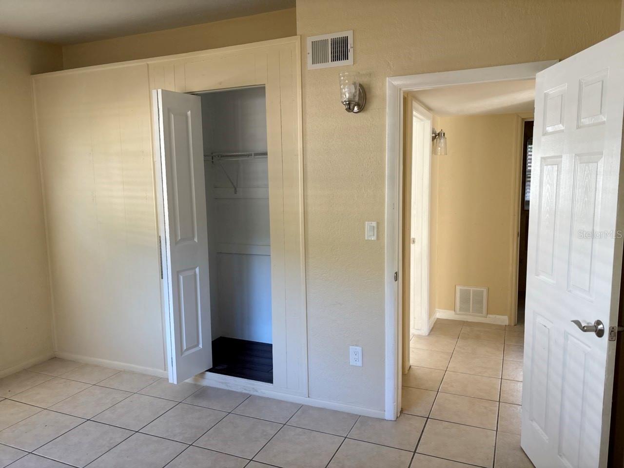 1325 SANDY LANE