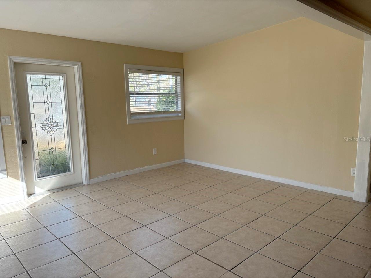 1325 SANDY LANE
