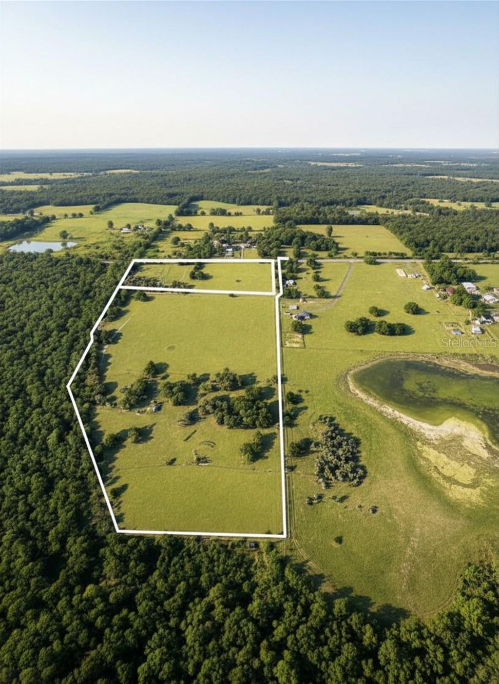 Photo of Mondon Hill Road, Brooksville, FL 34601 (MLS # W7885540)