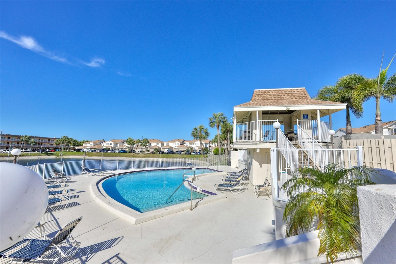 WILLOW LAKE - Residential