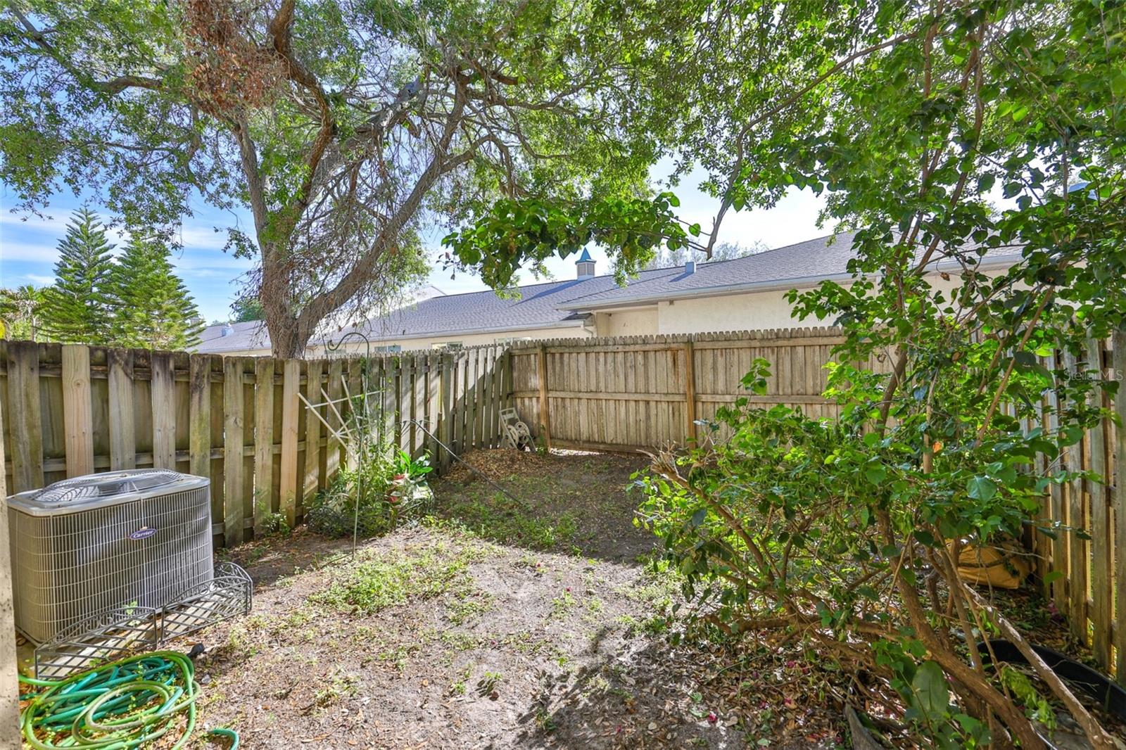 WILLOW LAKE - Residential