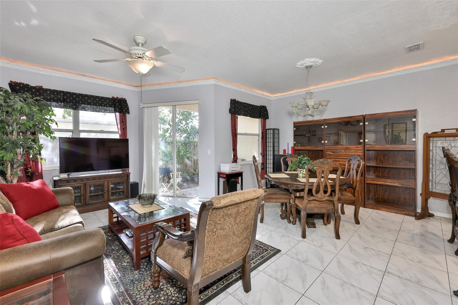 WILLOW LAKE - Residential