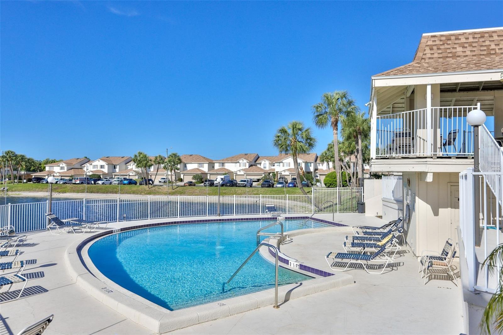 WILLOW LAKE - Residential