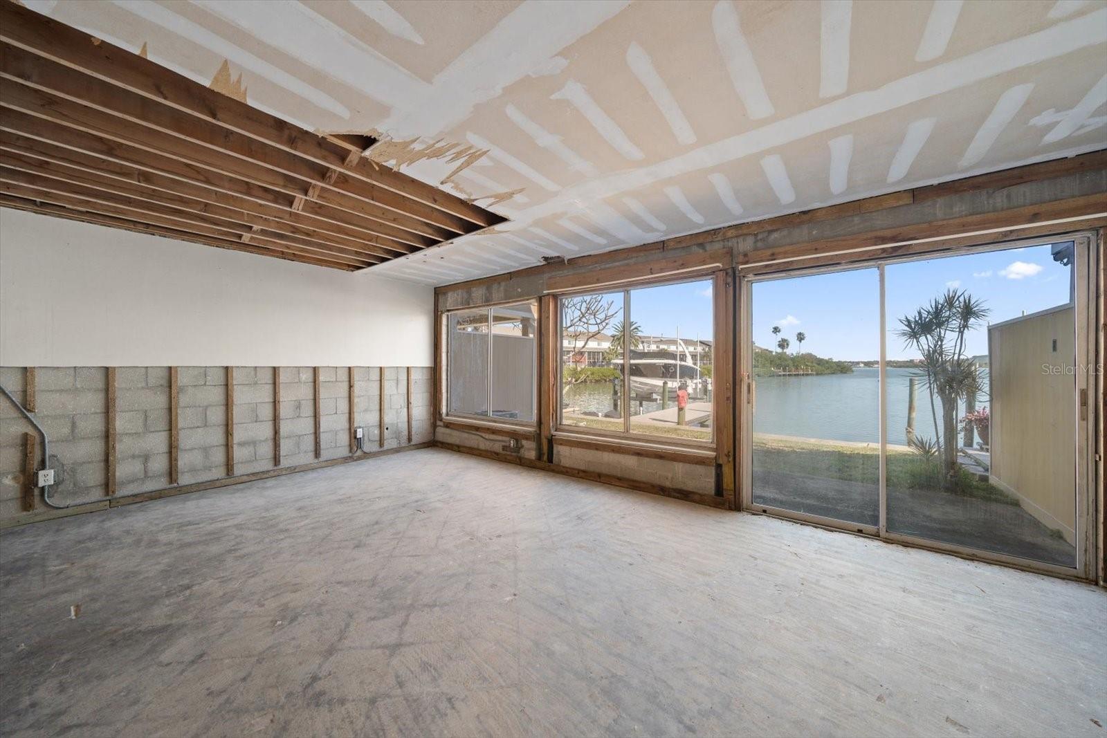 LA HACIENDA CONDO - Residential