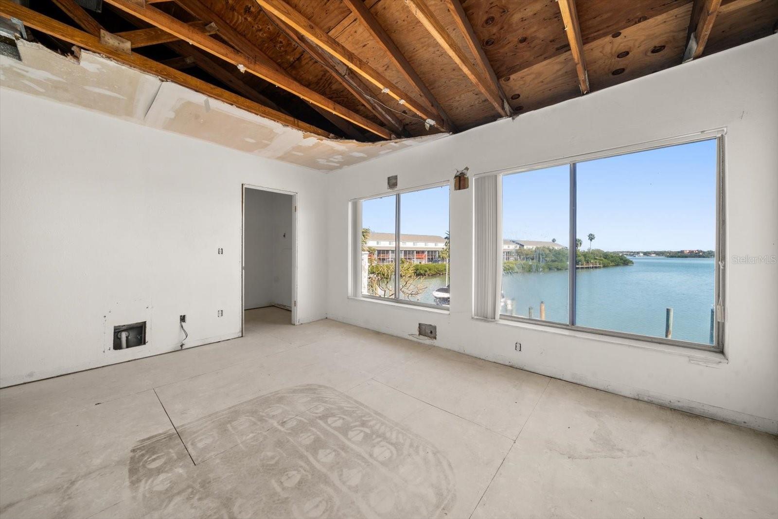 LA HACIENDA CONDO - Residential