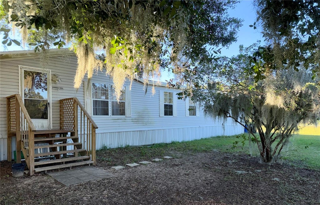 Photo of 25207 Jefferson Street, Astatula, FL 34705 (MLS # G5119394)