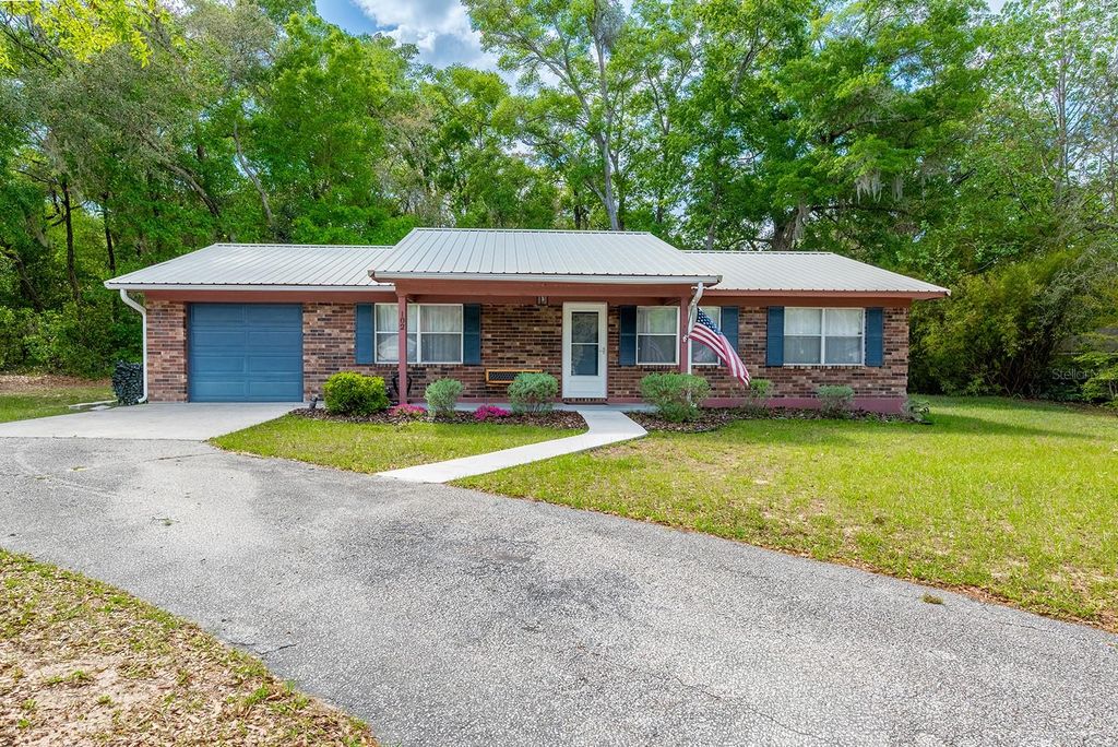 Photo of 102 Swans Nest Circle, Melrose, FL 32666 (MLS # GC539149)