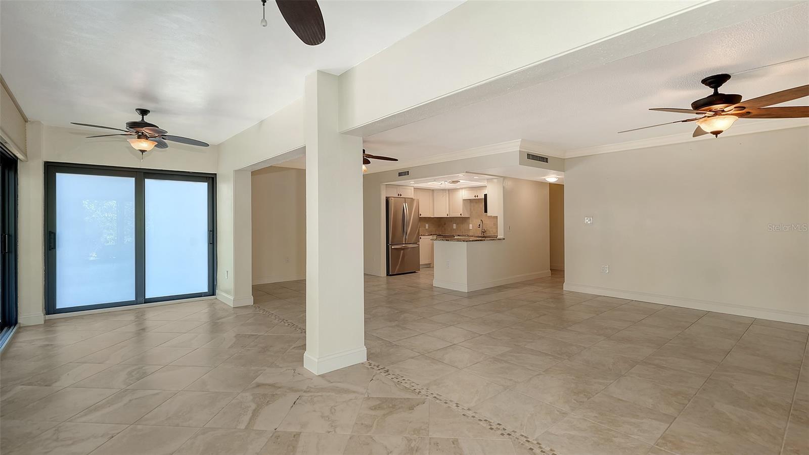 WHISPERING SANDS - Residential