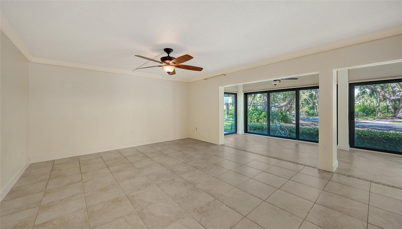 WHISPERING SANDS - Residential