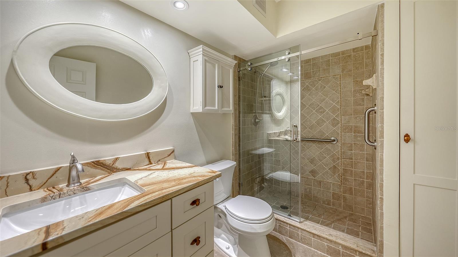 WHISPERING SANDS - Residential