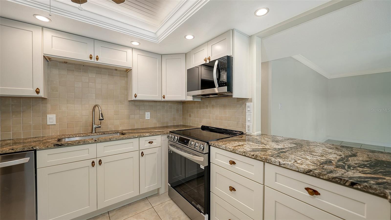 WHISPERING SANDS - Residential