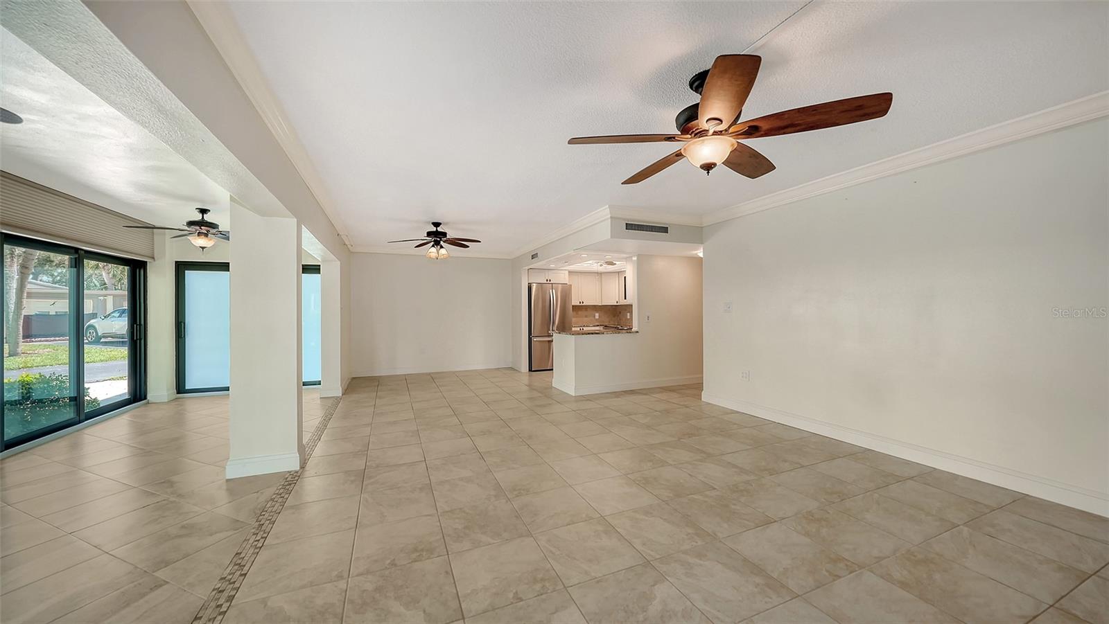 WHISPERING SANDS - Residential