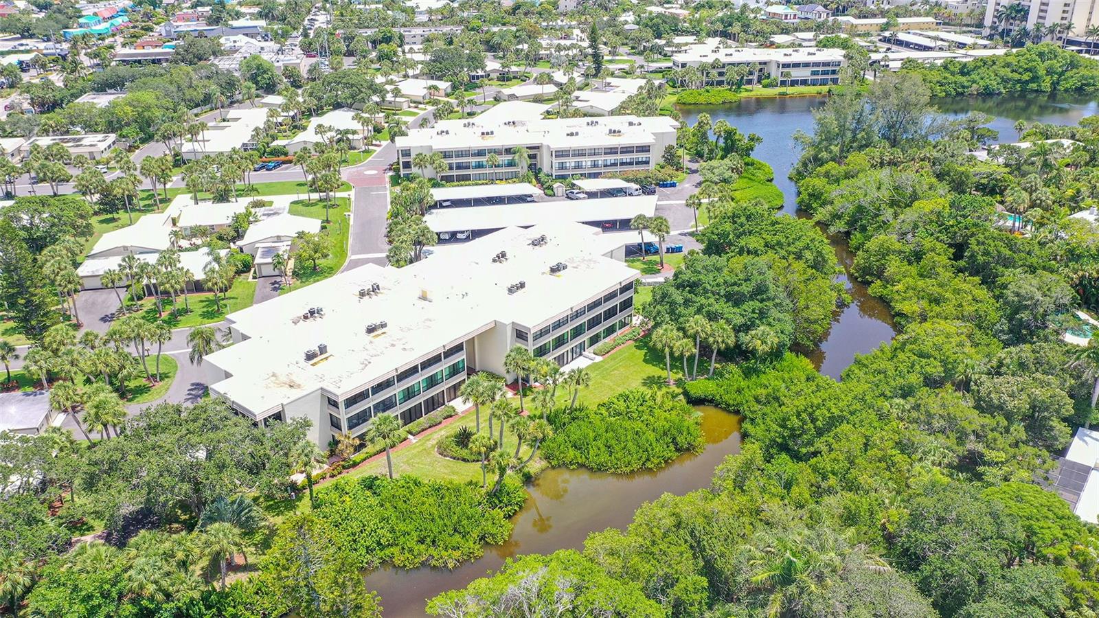 WHISPERING SANDS - Residential