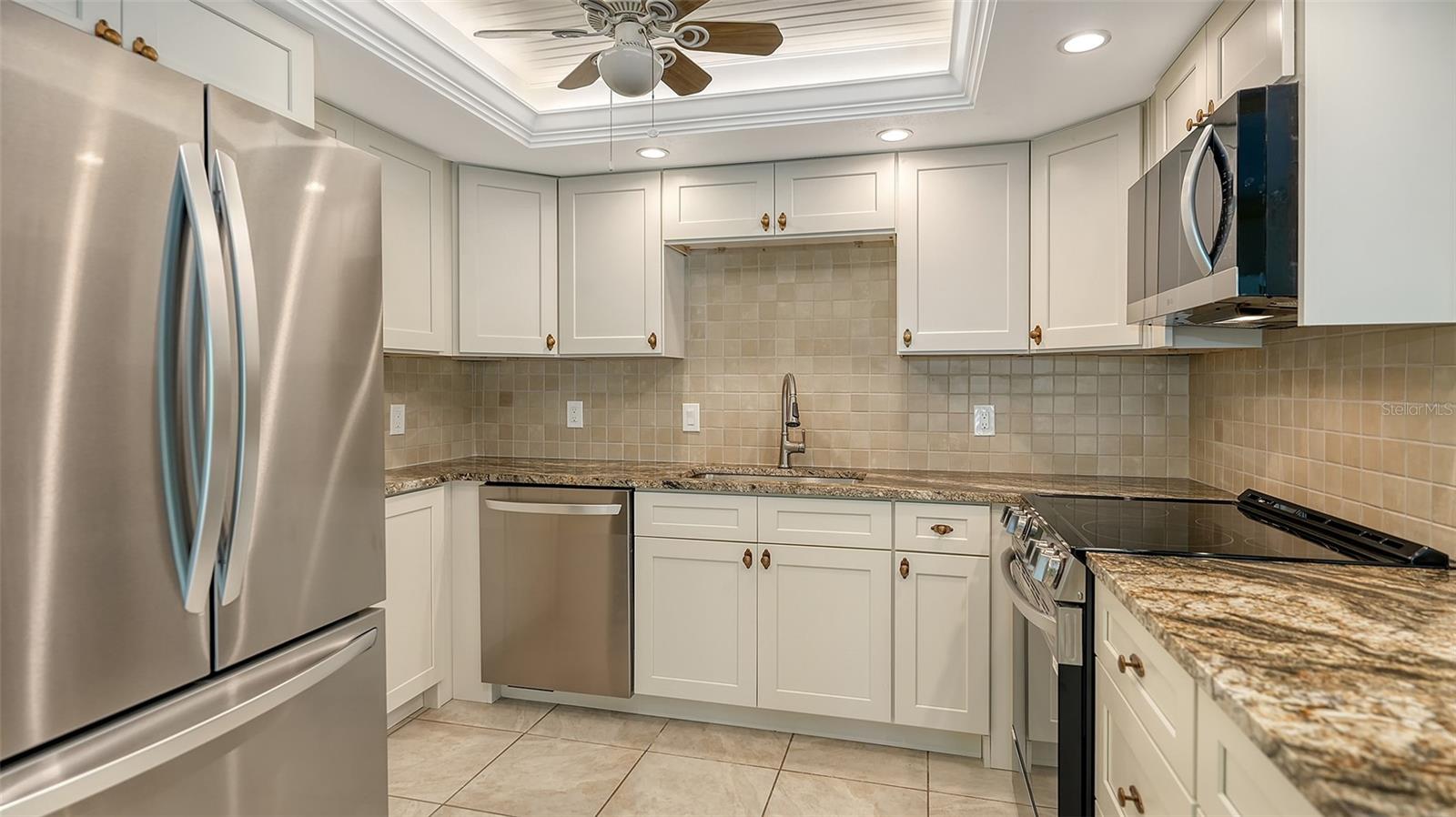 WHISPERING SANDS - Residential