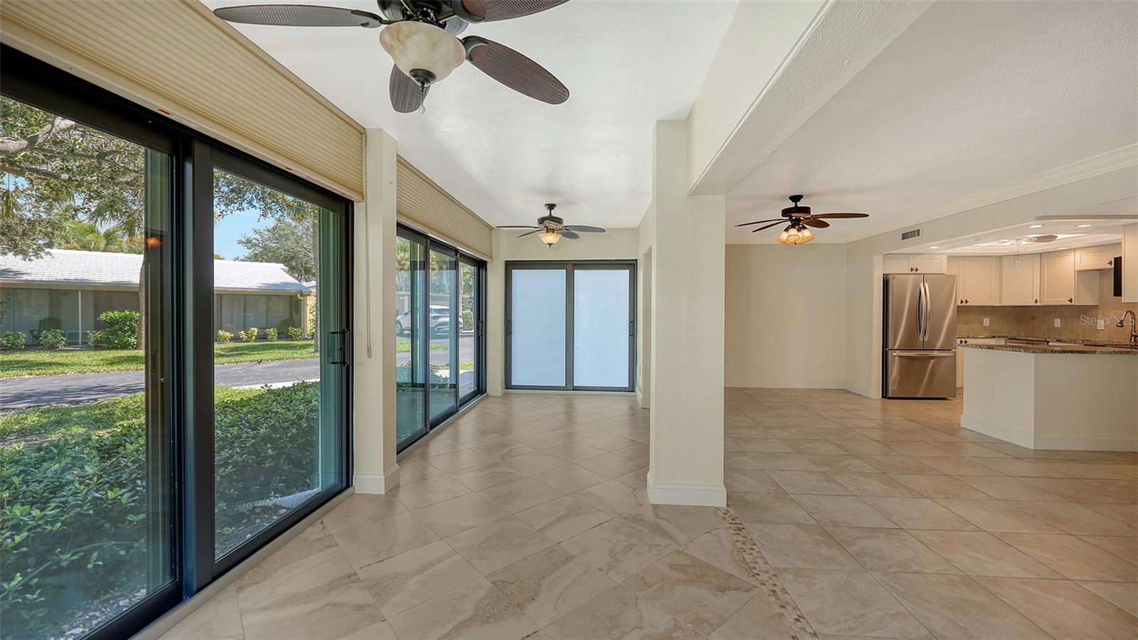 WHISPERING SANDS - Residential