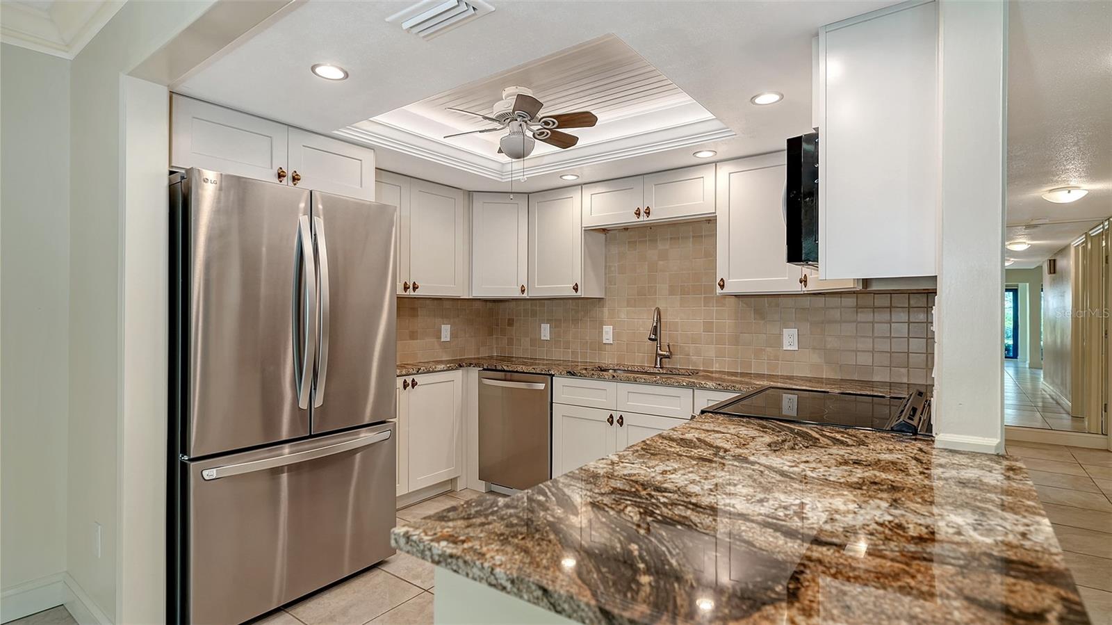 WHISPERING SANDS - Residential