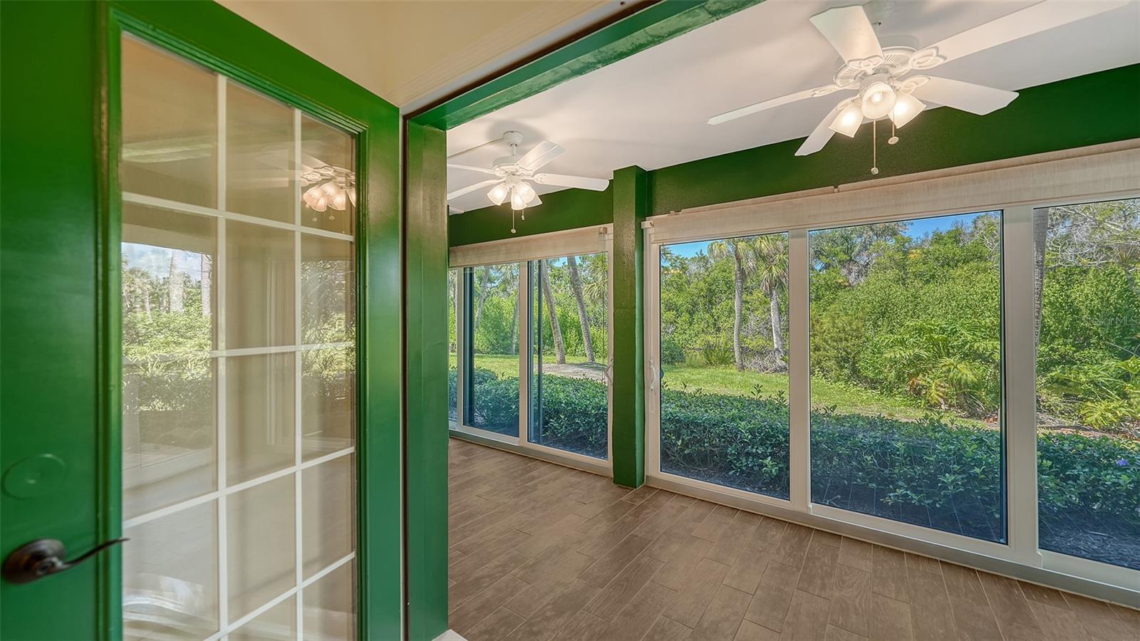 WHISPERING SANDS - Residential