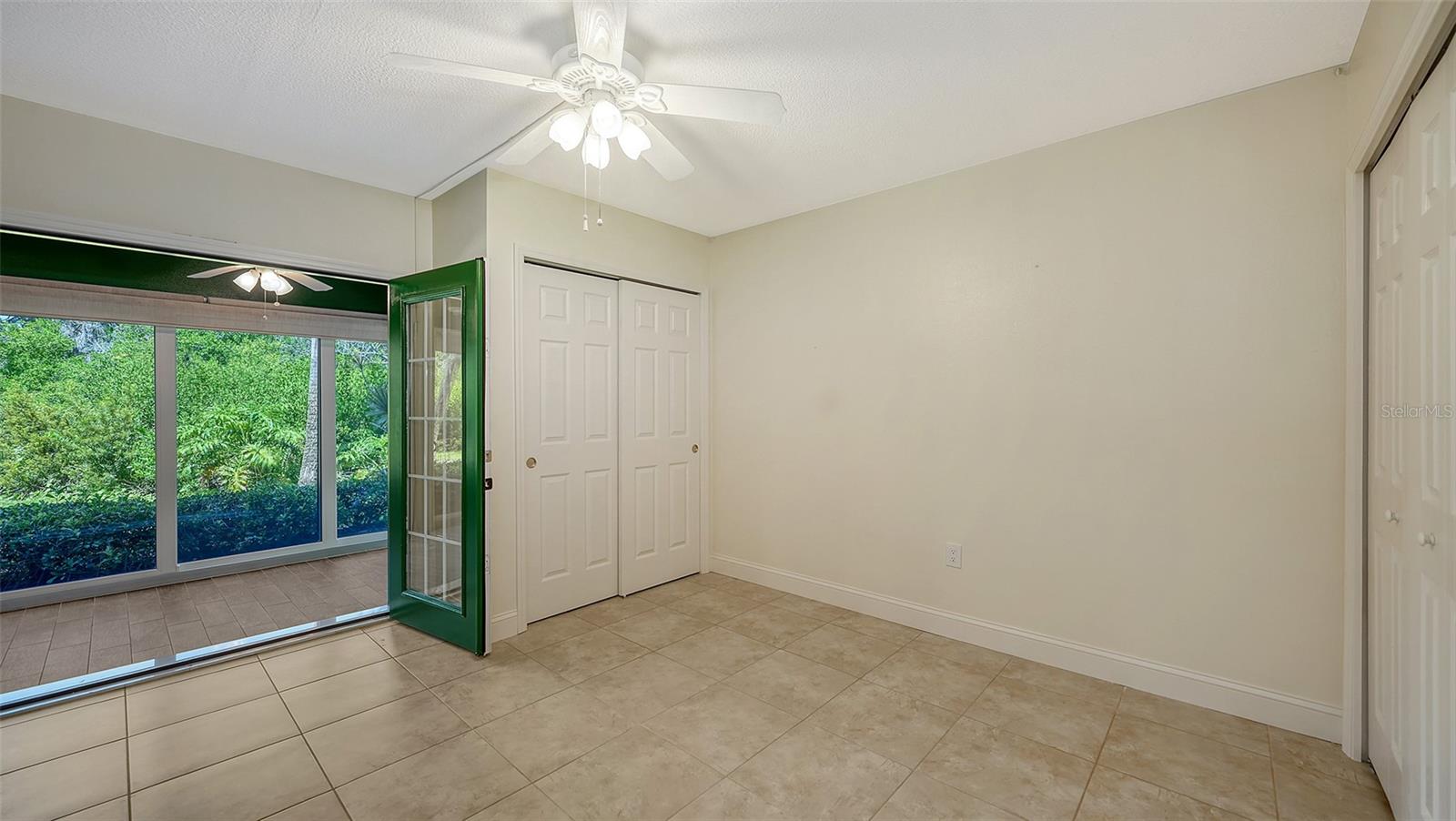 WHISPERING SANDS - Residential