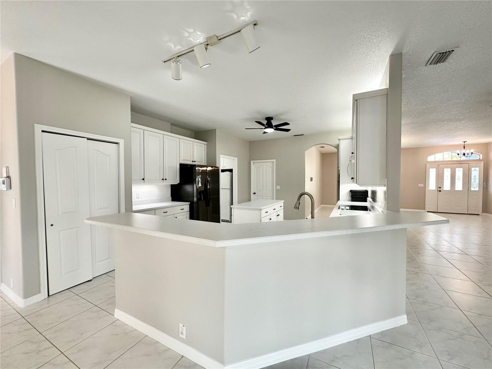 PINE LAKES - Residential