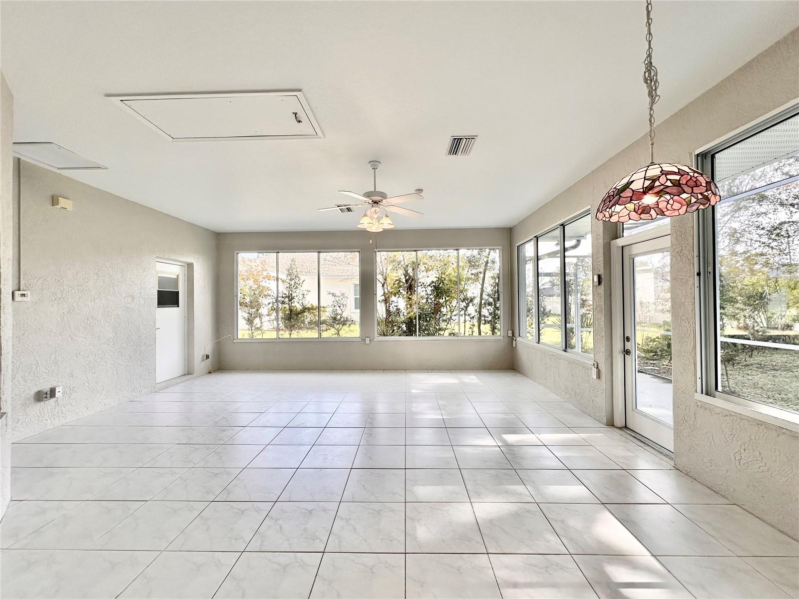 PINE LAKES - Residential