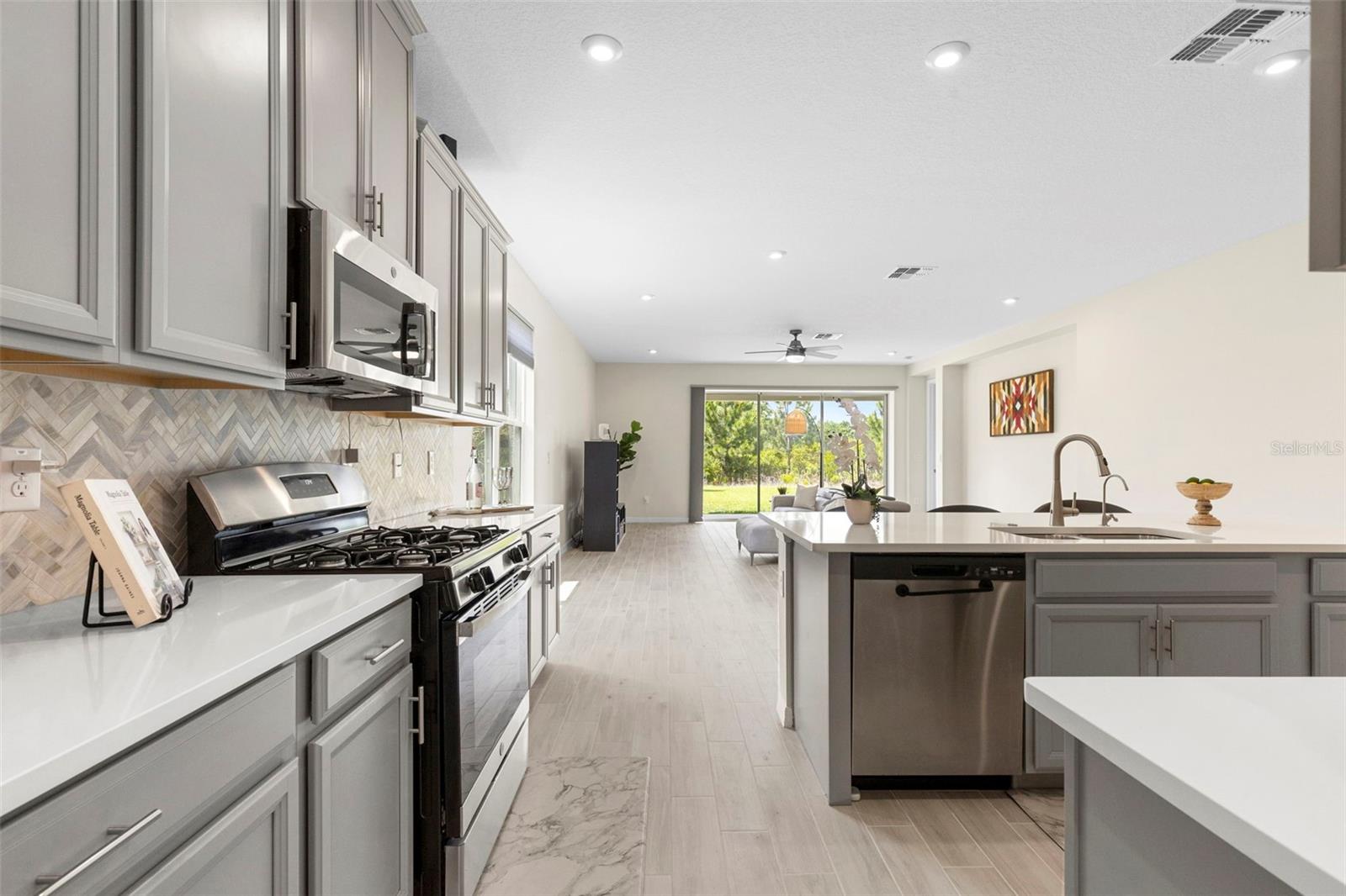 RIVER LANDING - Residential